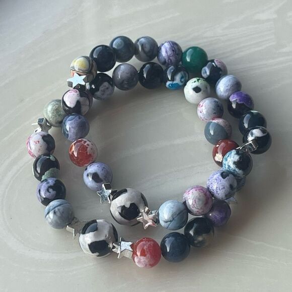 Hand crafted Colorful orca cow print ONE NEW stretch bracelet stars silver tone - Picture 3 of 8